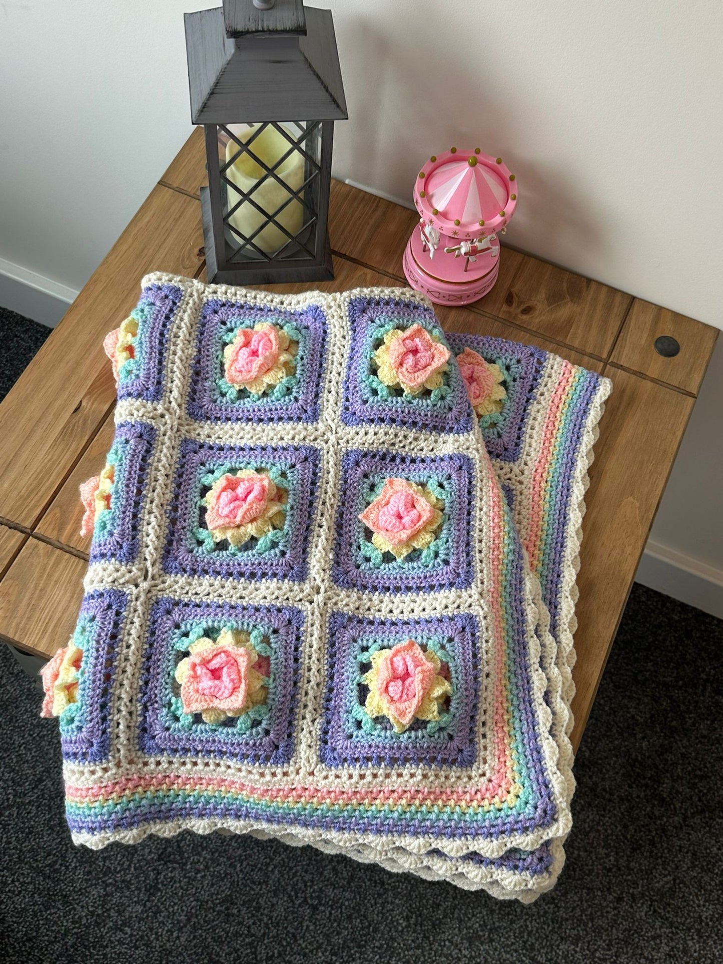 Rainbow rose blanket